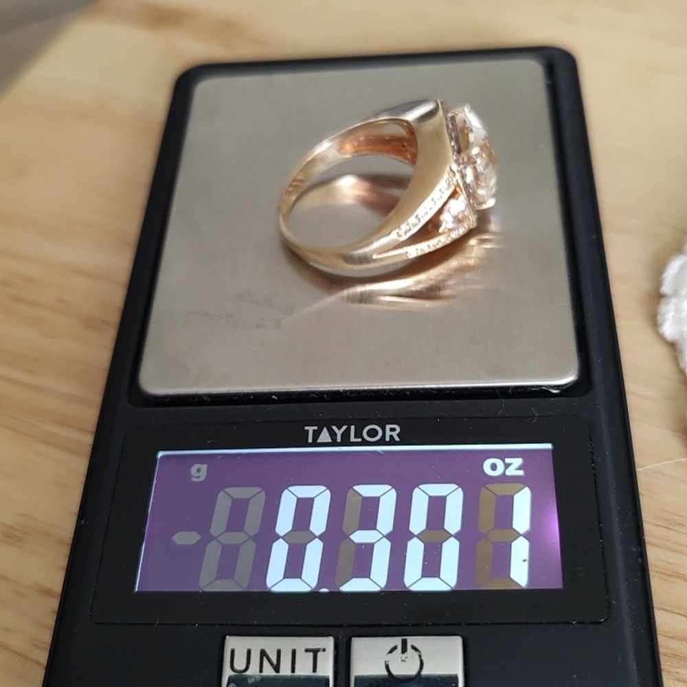 14k Gold-Ring with Smokey Topaz Center Stone - Elegant Women's Jewelry - Picture 5 of 7